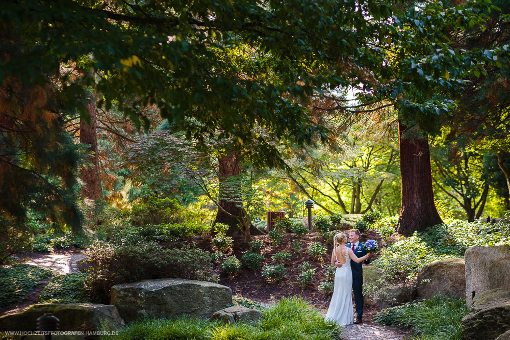 Hochzeit von Boris und Natalie, Brautpaarshooting in Planten und Blomen in Hamburg / Vitaly Nosov & Nikita Kret - Hochzeitsfotografie