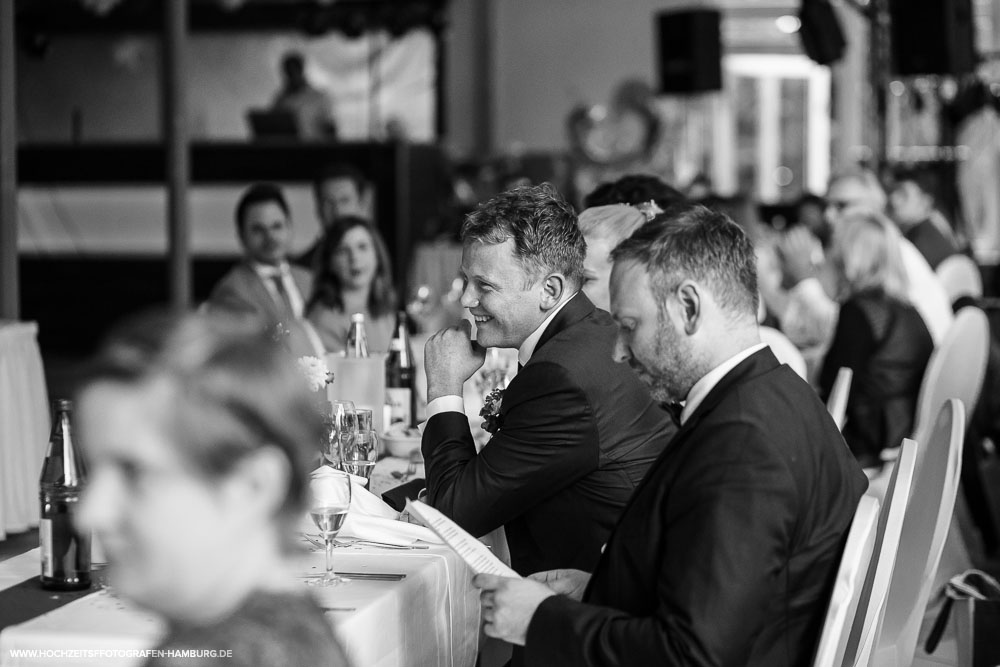 Hochzeit von Boris und Natalie, Hochzeitsfeier in Café Seeterrassen in Planten und Blomen in Hamburg / Vitaly Nosov & Nikita Kret - Hochzeitsfotografie