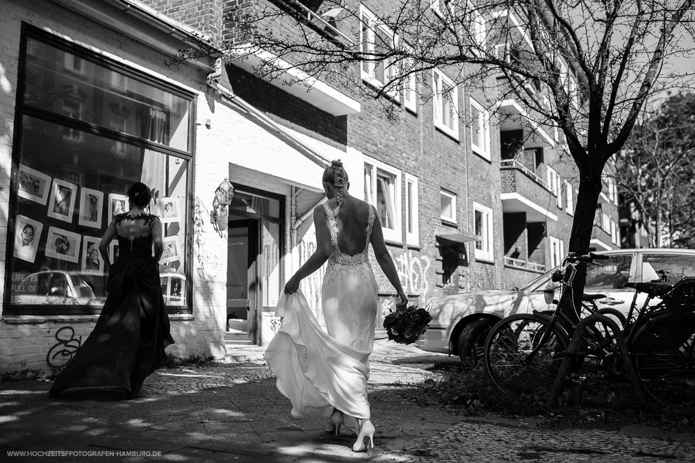 Hochzeit von Boris und Natalie, Getting Ready der Braut in Hamburg / Vitaly Nosov & Nikita Kret - Hochzeitsfotografie